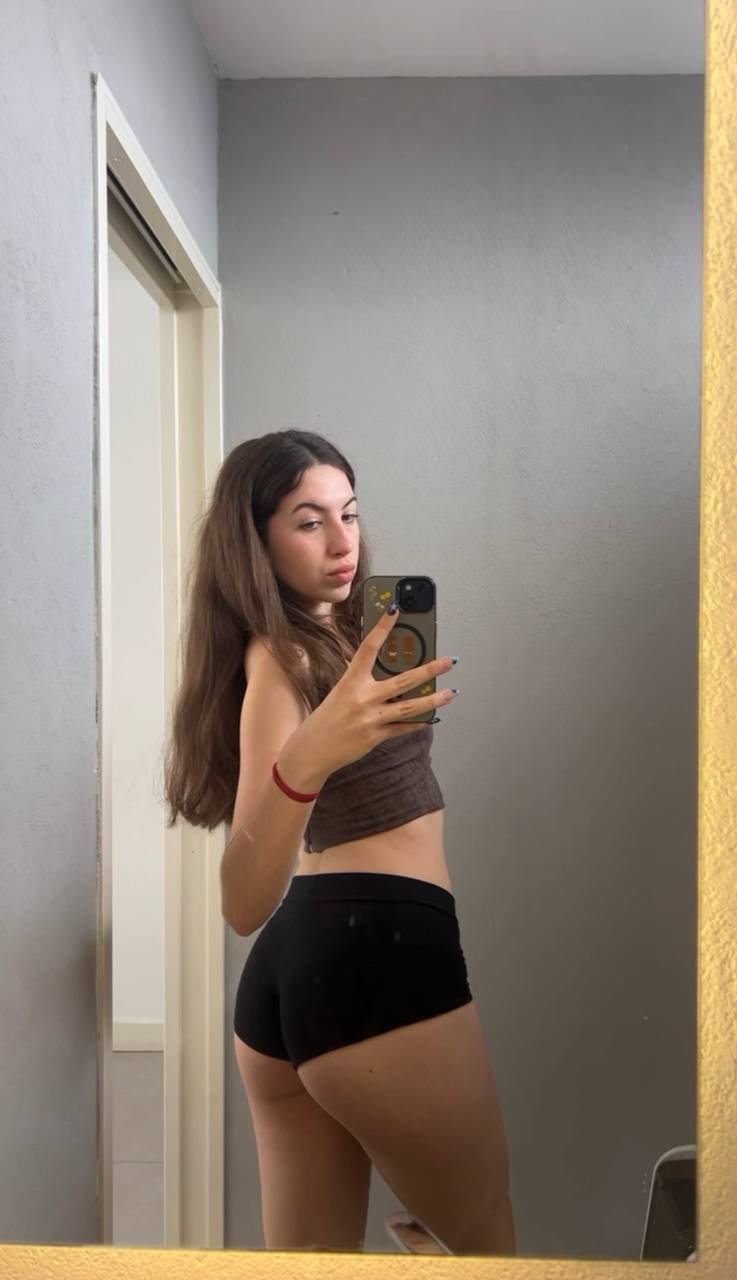 Amber in her underwear in New York