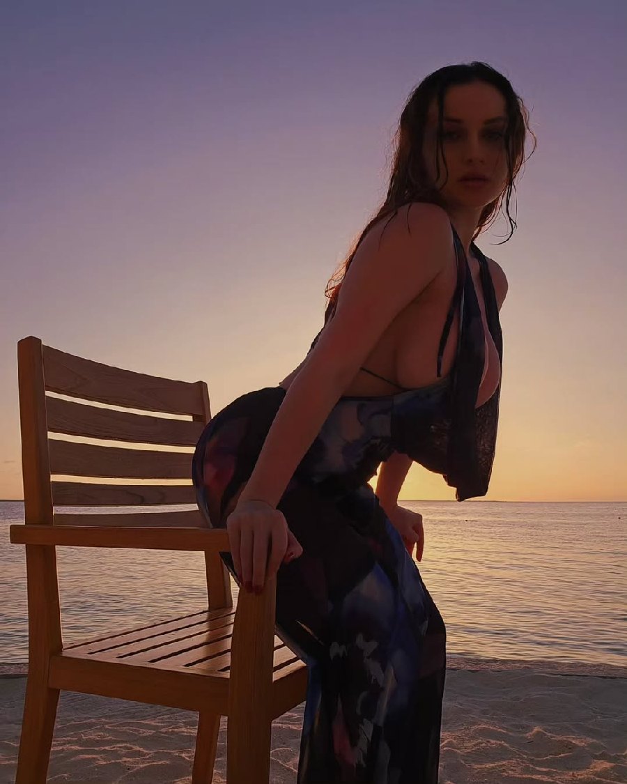 Sexy girl Miranda Faith nude in New York