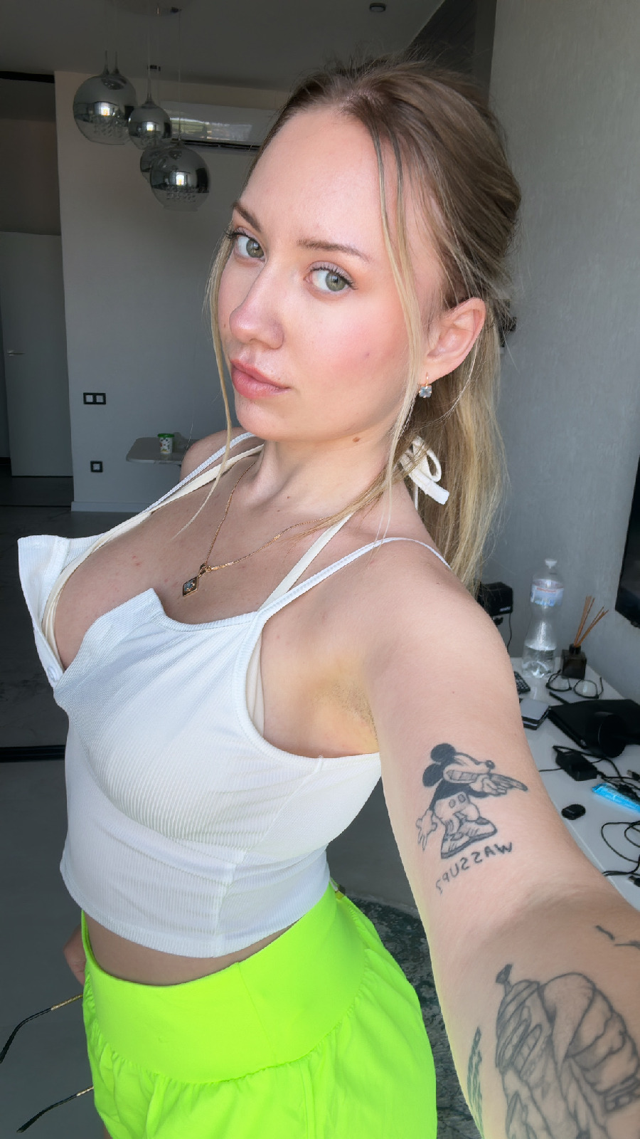 KateV in her underwear in New York