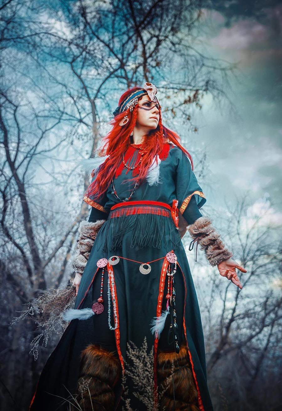 Take a pause and enjoy Girls in Slavic costumes — streaming from New York