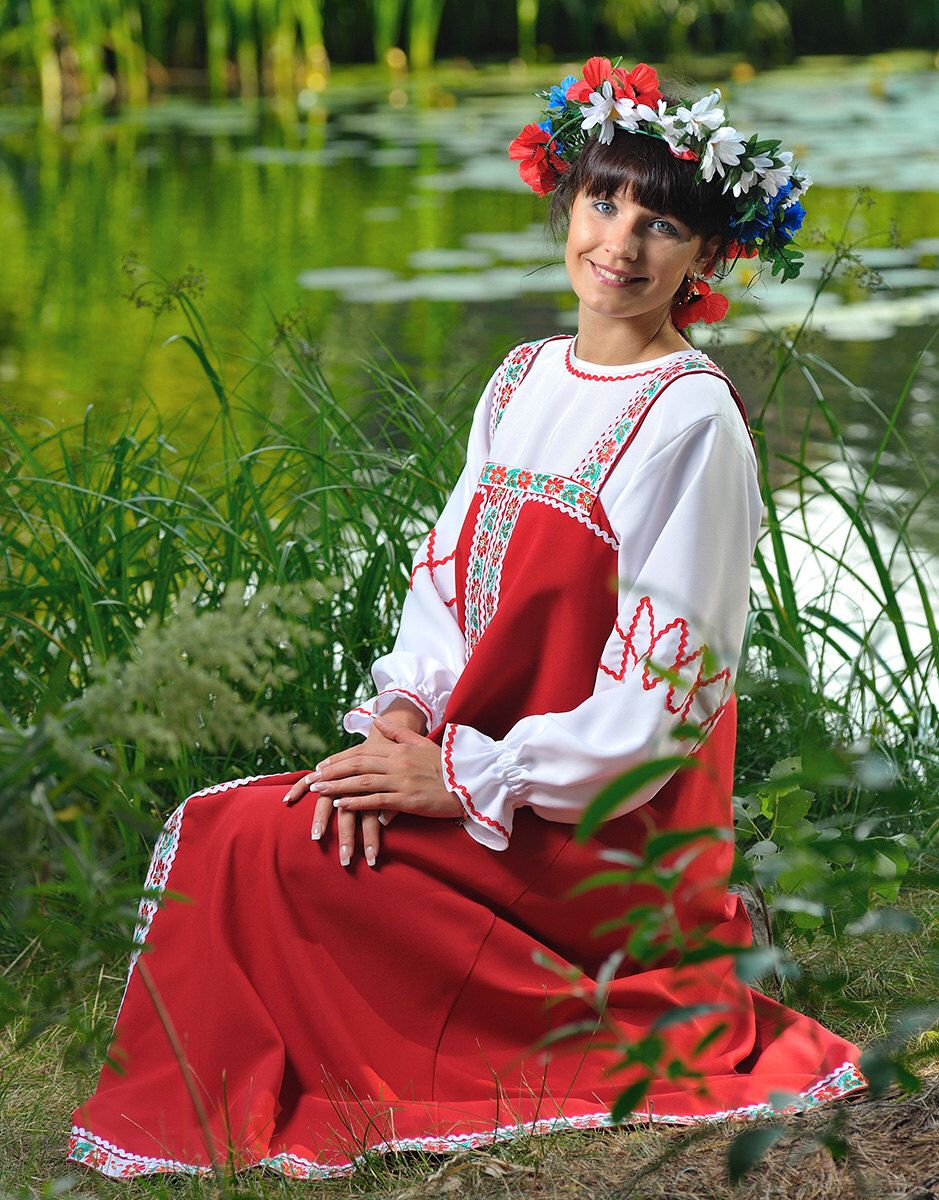 Beautiful girl Girls in Slavic costumes in New York